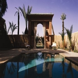 The Luxury is granted a place in the sun in the heart of the ochre city ...